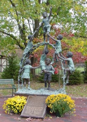 The Children's Monument Sculpture image. Click for full size.