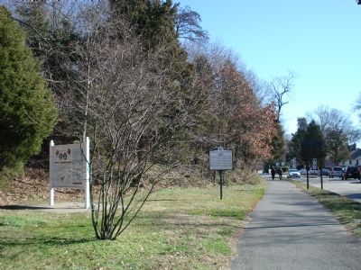 Wide View of the Washington-Rochambeau Route Marker image, Touch for more information