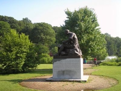 Thomas Paine Statue image. Click for full size.