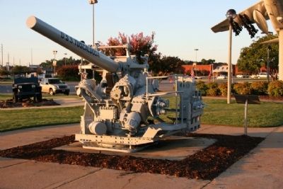Gun from the U.S.S. Tuscaloosa & Marker image, Touch for more information