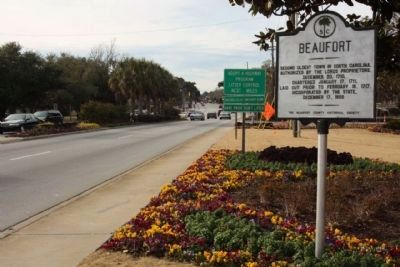 Beaufort Marker, moved to a new location in 2010, looking west along Boundry Street (US 21) image, Touch for more information