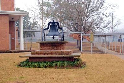 First Baptist Church Bell and Marker image, Touch for more information