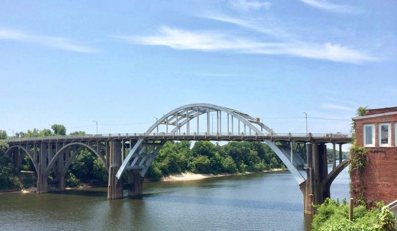 View from Washington Street of Edmund Pettus Bridge over the Alabama River. image. Click for full size.