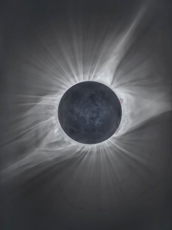The eclipse from outside Crowheart, Wyoming image. Click for full size.