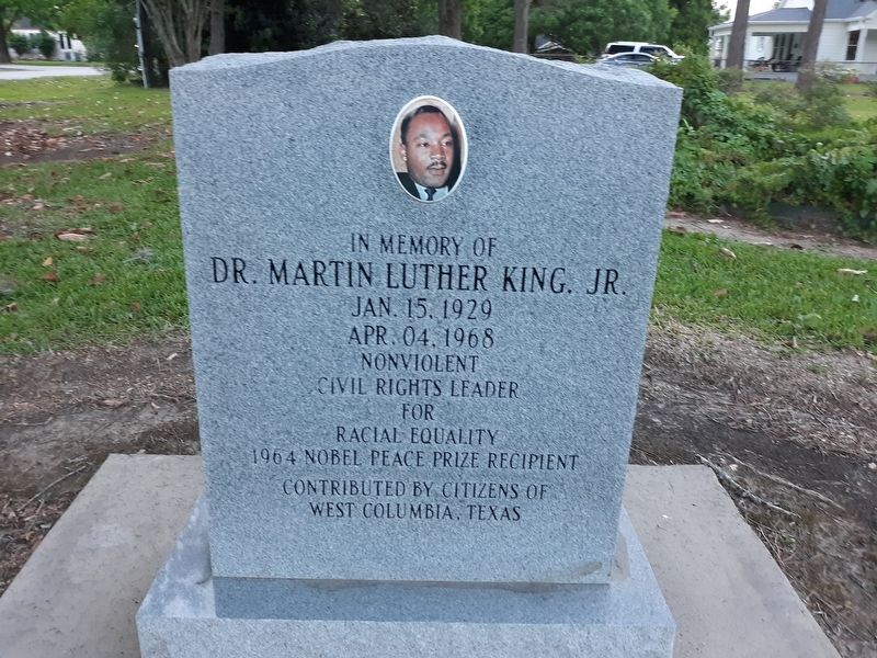 martin luther king jr grave