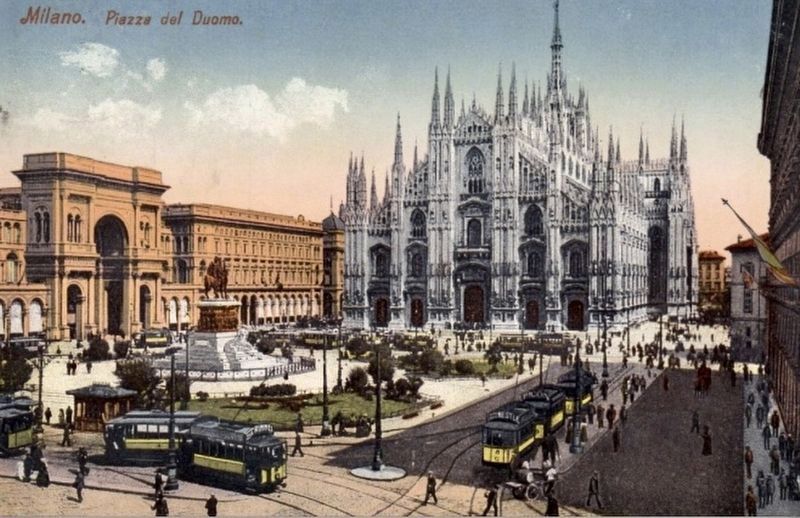 Piazza del Duomo image. Click for full size.