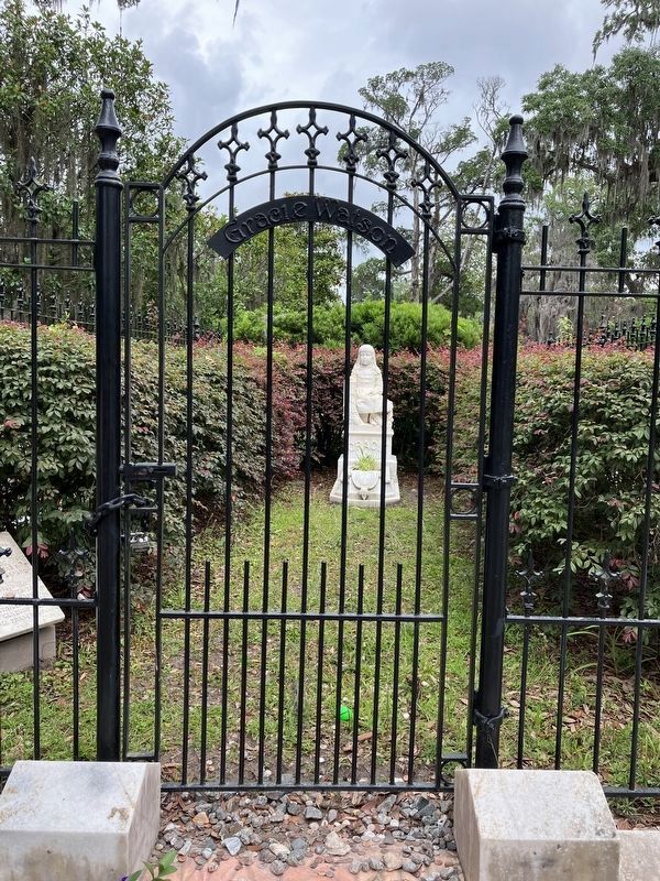 Little Gracie Statue and Marker (on the left) image. Click for full size.