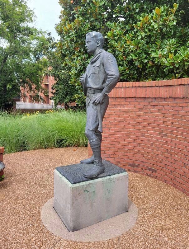 Boy Scout statue image. Click for full size.