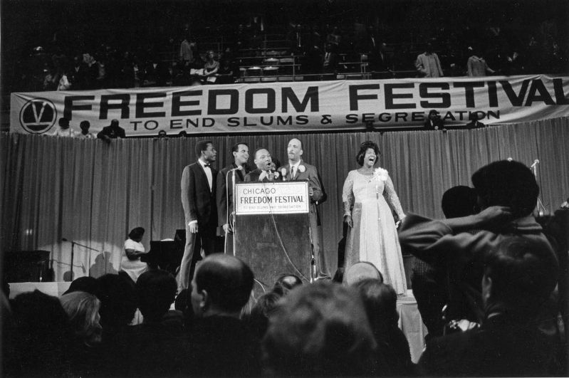 Martin Luther King in Chicago, 1966 image. Click for full size.