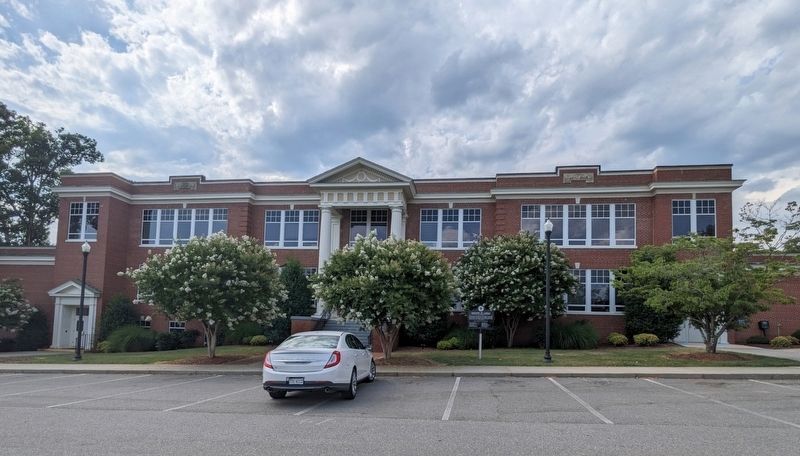 Goochland County Administration Building (formerly the Goochland County High School) image. Click for full size.